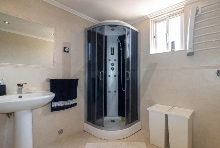 Moradia T4 para Venda em Fernao Ferro Foto 16