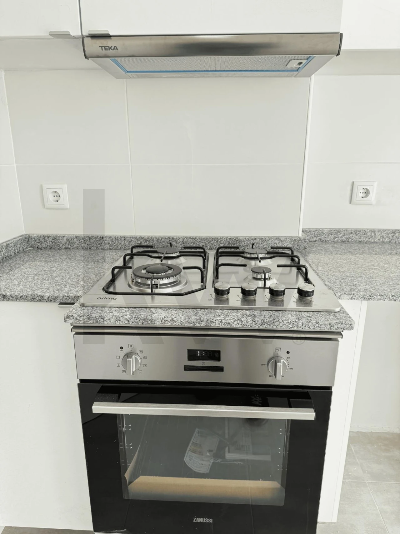 Apartamento T2 para Arrendamento em Campo de Ourique Foto 12