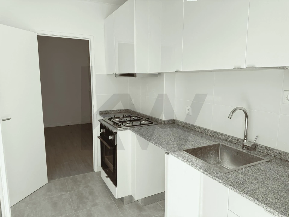 Apartamento T2 para Arrendamento em Campo de Ourique Foto 10