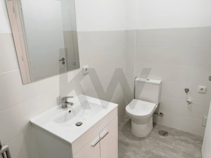 Apartamento T2 para Arrendamento em Campo de Ourique Foto 26