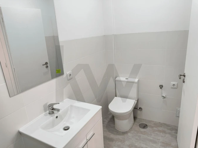 Apartamento T2 para Arrendamento em Campo de Ourique Foto 24