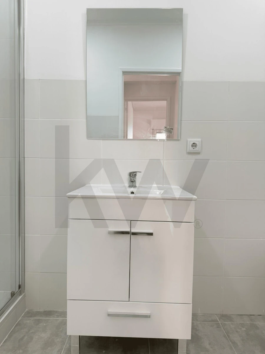 Apartamento T2 para Arrendamento em Campo de Ourique Foto 25