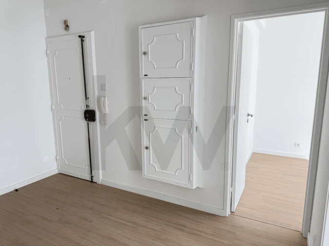 Apartamento T2 para Arrendamento em Campo de Ourique Foto 6