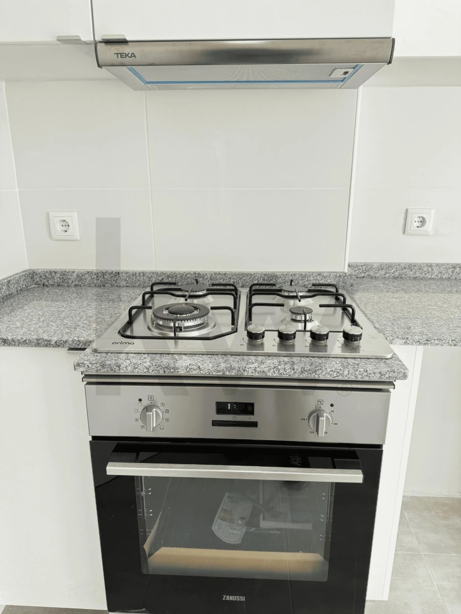 Apartamento T2 para Arrendamento em Campo de Ourique Foto 12