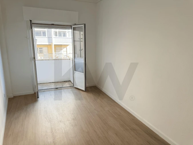 Apartamento T2 para Arrendamento em Campo de Ourique Foto 28