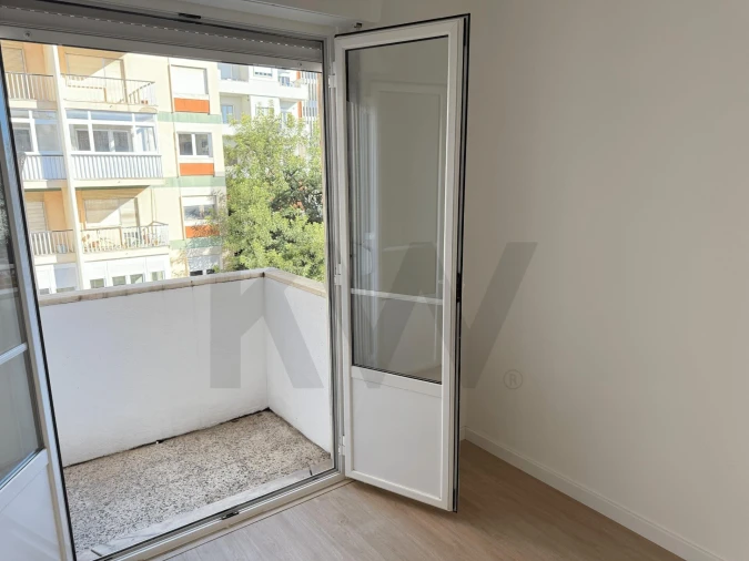 Apartamento T2 para Arrendamento em Campo de Ourique Foto 31