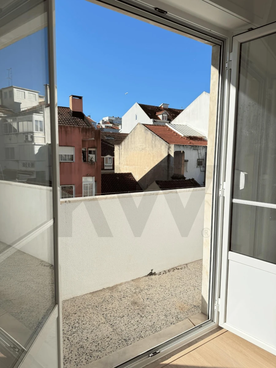 Apartamento T2 para Arrendamento em Campo de Ourique Foto 5