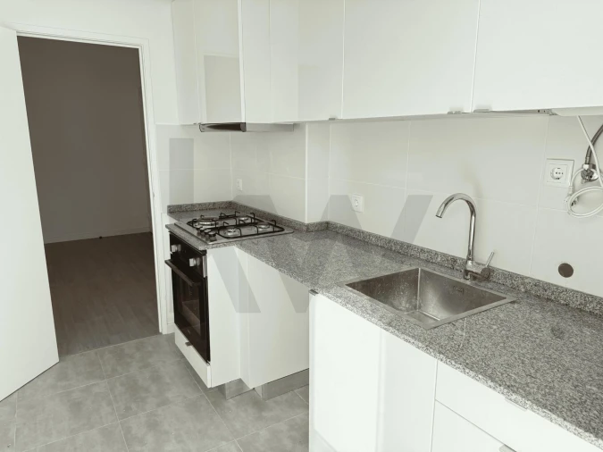 Apartamento T2 para Arrendamento em Campo de Ourique Foto 9