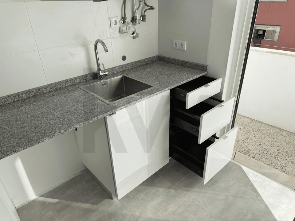 Apartamento T2 para Arrendamento em Campo de Ourique Foto 15