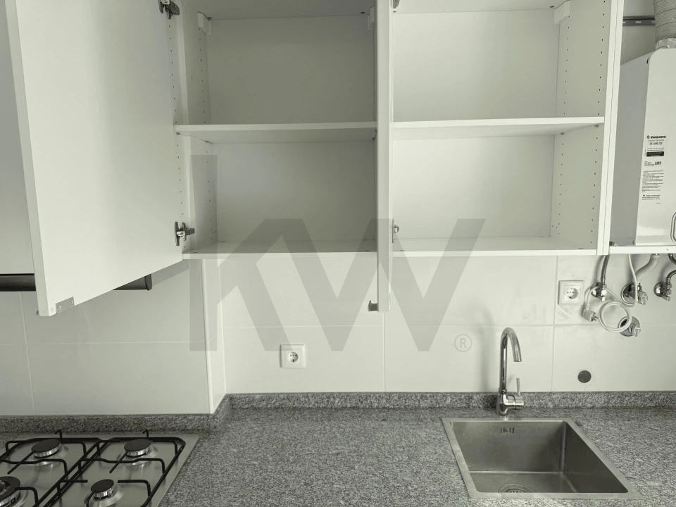 Apartamento T2 para Arrendamento em Campo de Ourique Foto 16