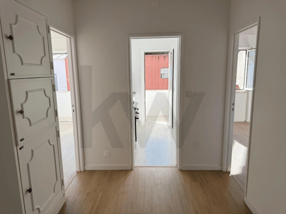 Apartamento T2 para Arrendamento em Campo de Ourique Foto 19