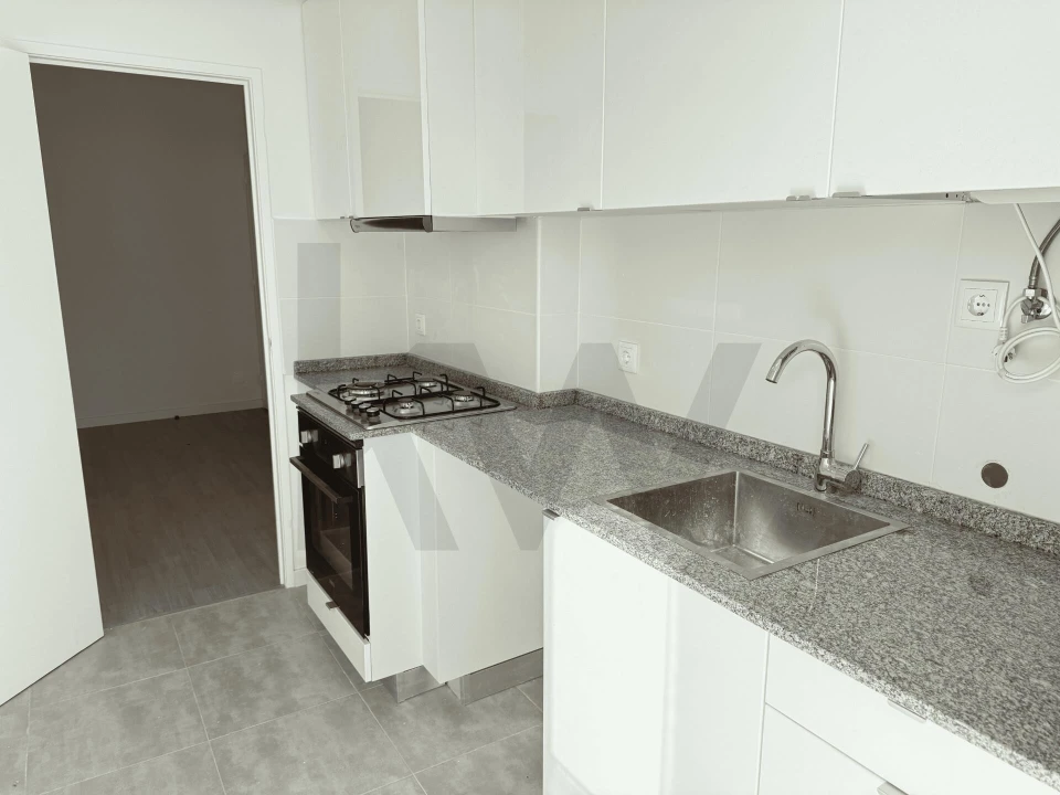 Apartamento T2 para Arrendamento em Campo de Ourique Foto 9