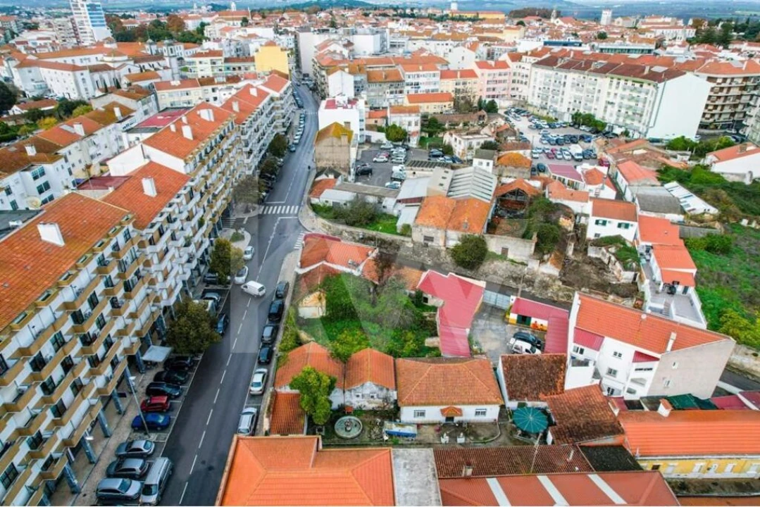 Prédio para Venda em Romeira e Várzea Foto 18