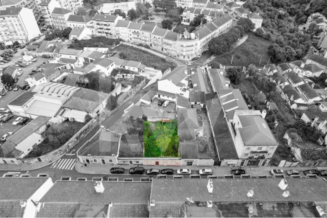 Prédio para Venda em Romeira e Várzea Foto 4