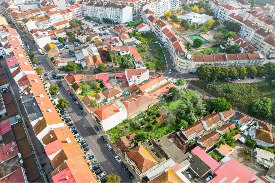 Prédio para Venda em Romeira e Várzea Foto 21