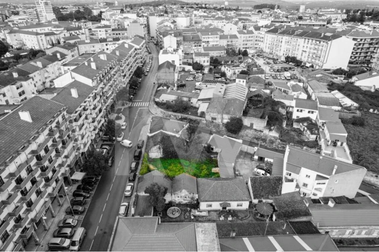 Prédio para Venda em Romeira e Várzea Foto 17