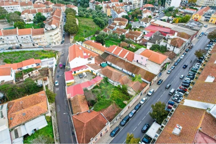 Prédio para Venda em Romeira e Várzea Foto 6