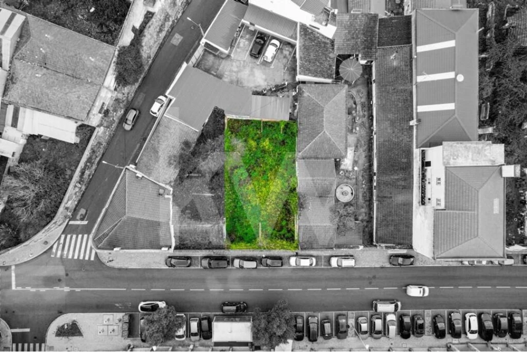 Prédio para Venda em Romeira e Várzea Foto 2