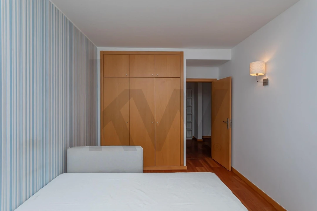 Apartamento T1 para Arrendamento em Parque das Nações Foto 16