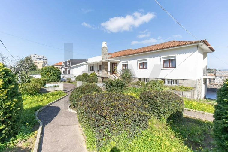 Moradia T7 para Venda em Pedroso e Seixezelo Foto 52