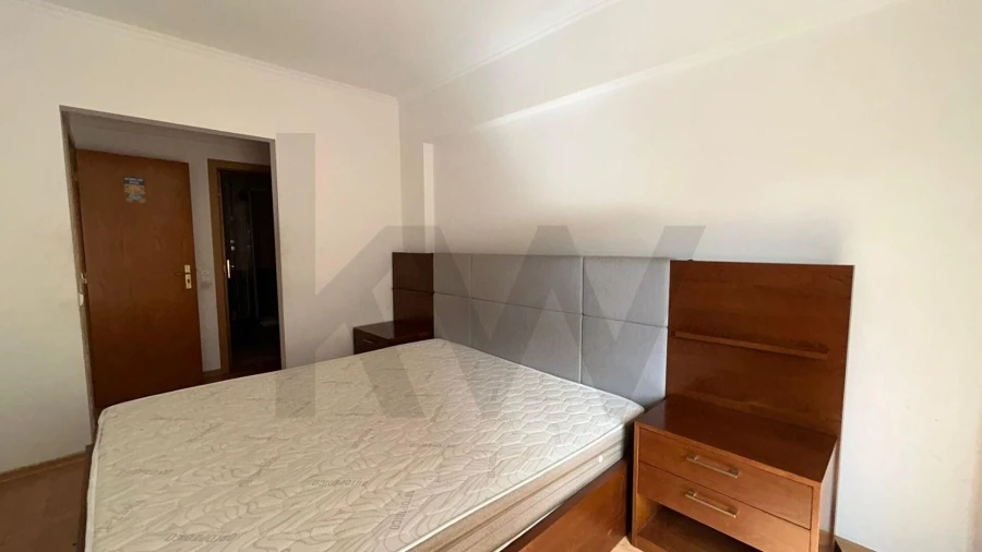 Apartamento T2 para Arrendamento em Rio de Mouro Foto 15