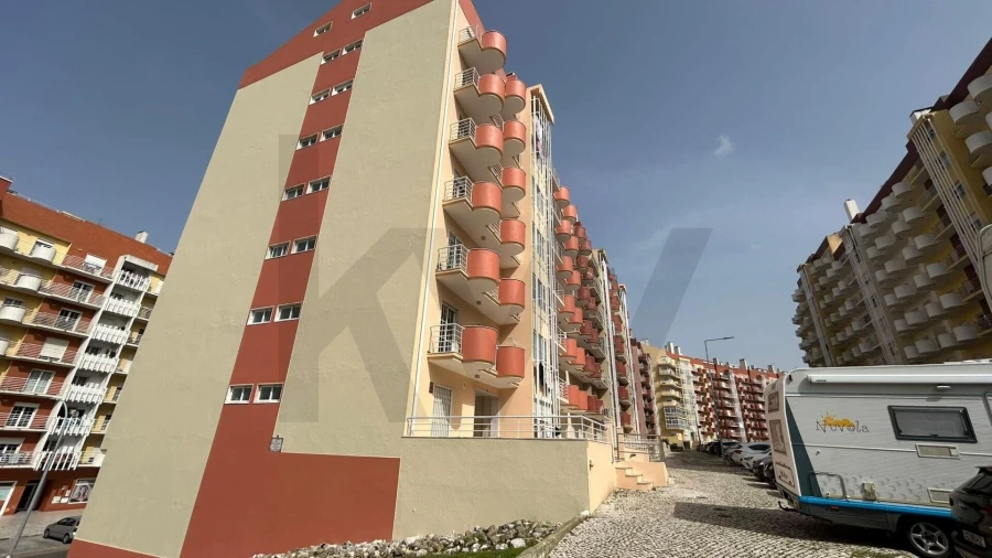 Apartamento T2 para Arrendamento em Rio de Mouro Foto 2