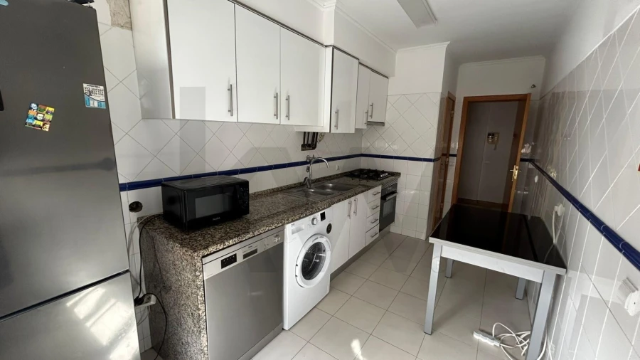 Apartamento T2 para Arrendamento em Rio de Mouro Foto 7