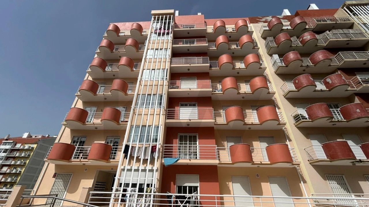Apartamento T2 para Arrendamento em Rio de Mouro Foto 1