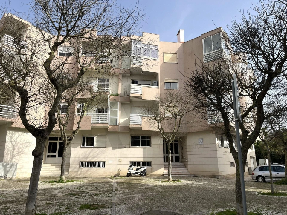 Apartamento T2 para Venda em Costa da Caparica Foto 34