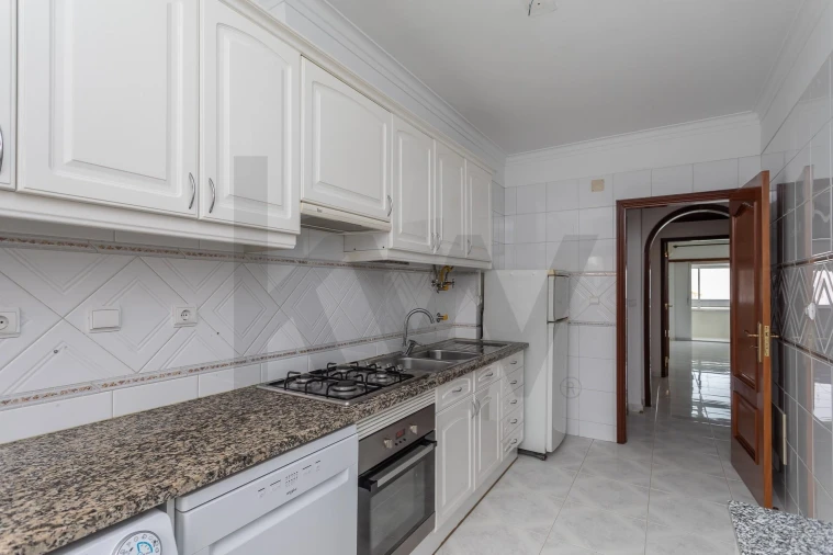 Apartamento T2 para Venda em Costa da Caparica Foto 23