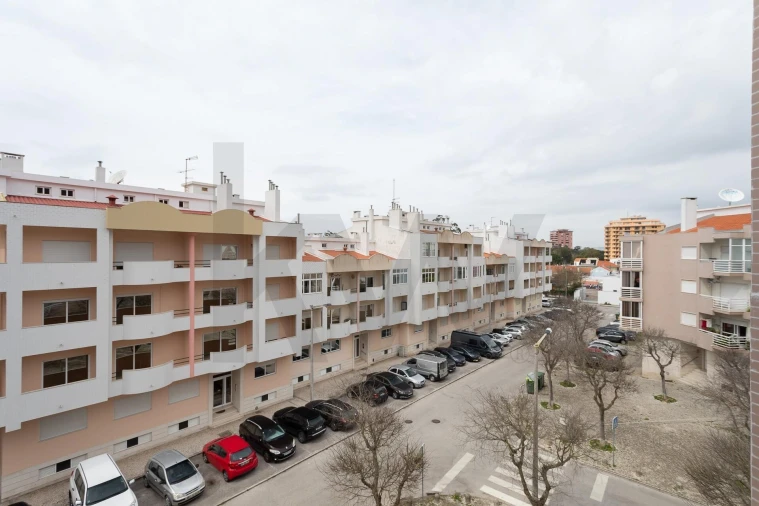 Apartamento T2 para Venda em Costa da Caparica Foto 11