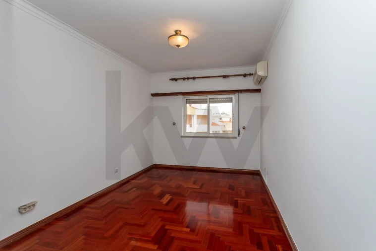 Apartamento T2 para Venda em Costa da Caparica Foto 15