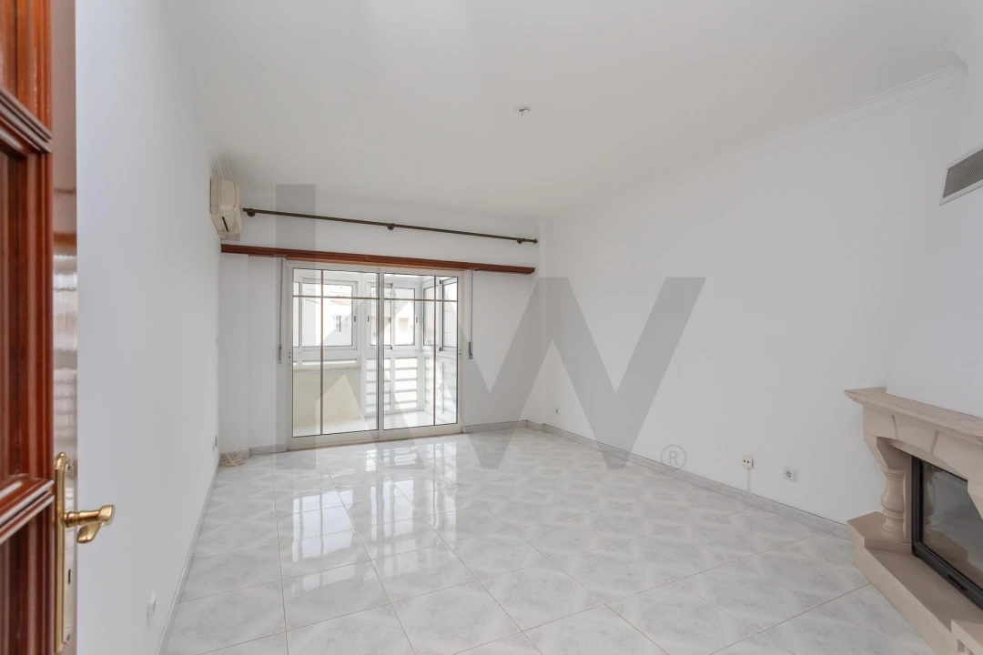 Apartamento T2 para Venda em Costa da Caparica Foto 4