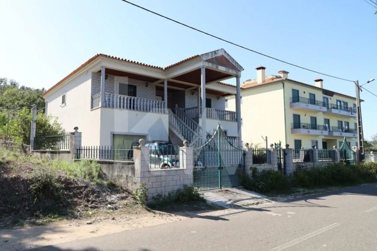 Moradia T7 para Venda em Côja e Barril de Alva