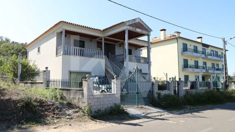 Moradia T7 para Venda em Côja e Barril de Alva