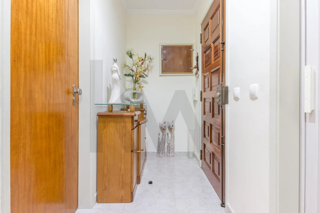 Apartamento T1 para Venda em Moita Foto 6
