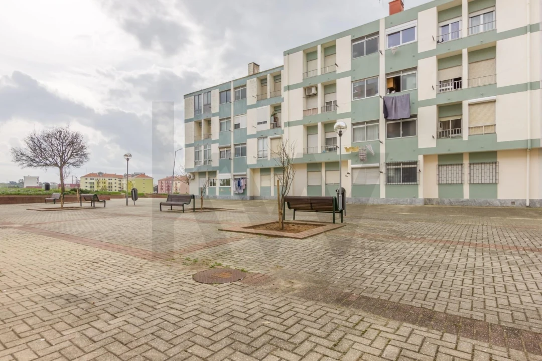 Apartamento T1 para Venda em Moita Foto 12