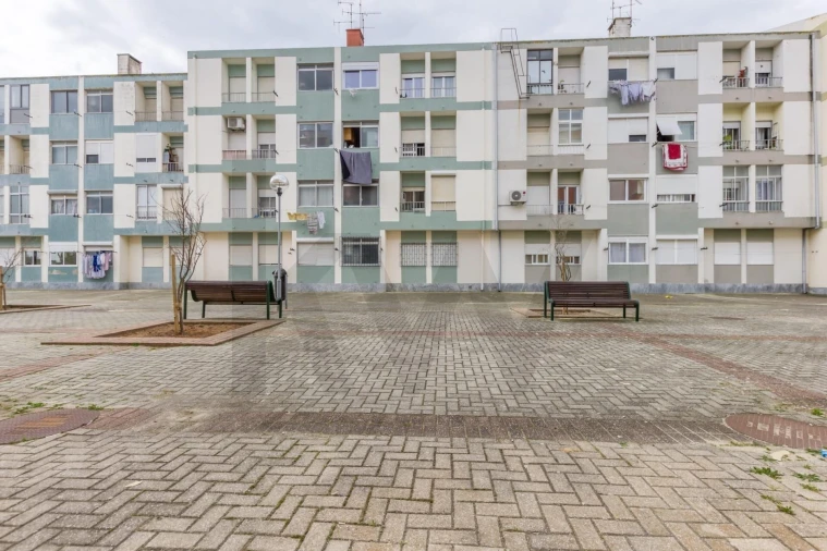 Apartamento T1 para Venda em Moita Foto 13