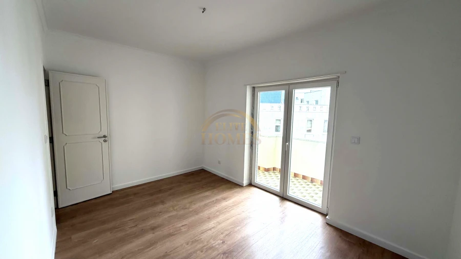 Apartamento T3 para Venda em Ramada e Caneças Foto 14