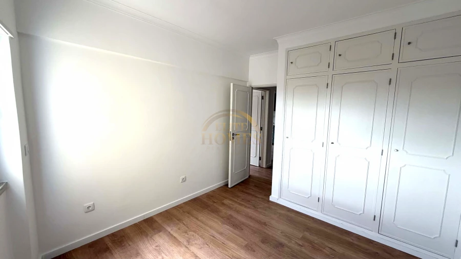 Apartamento T3 para Venda em Ramada e Caneças Foto 11