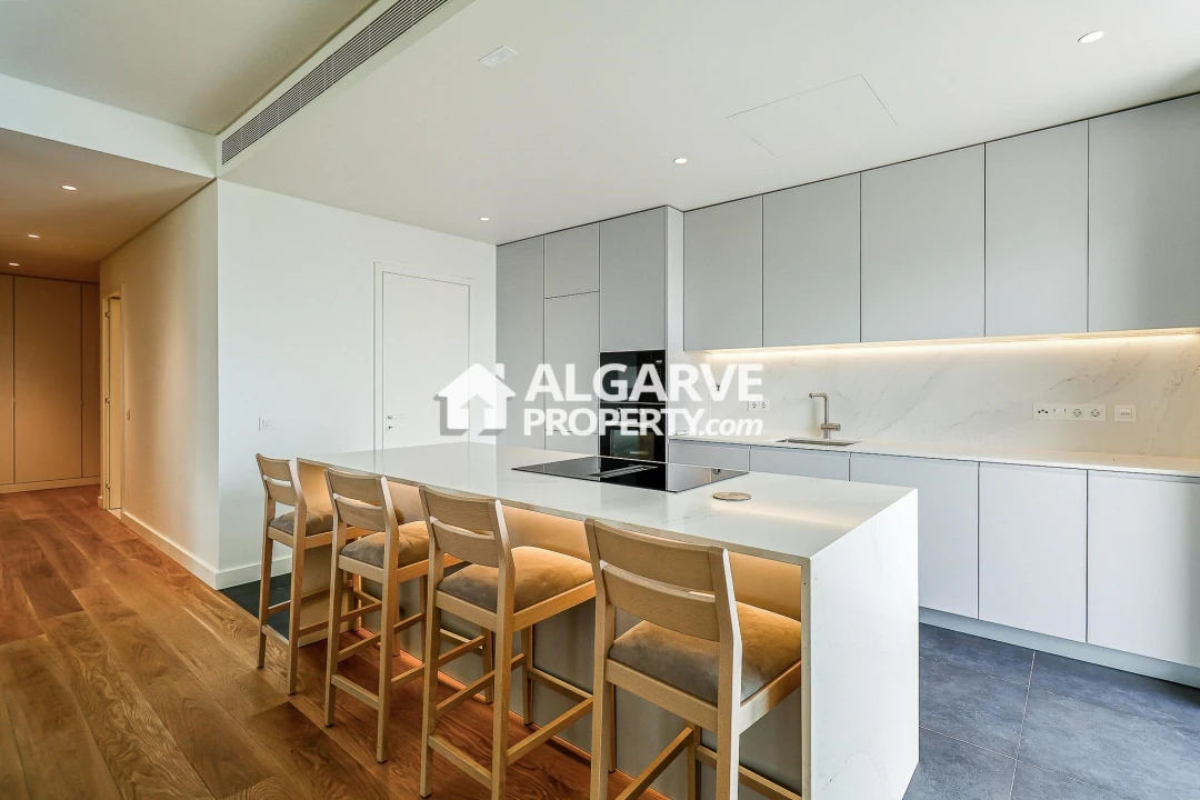 Apartamento T4 para Venda em Quarteira Foto 15