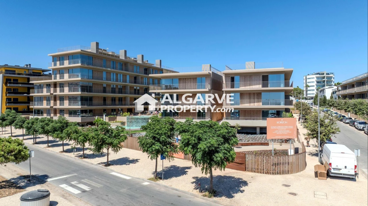 Apartamento T4 para Venda em Quarteira Foto 1