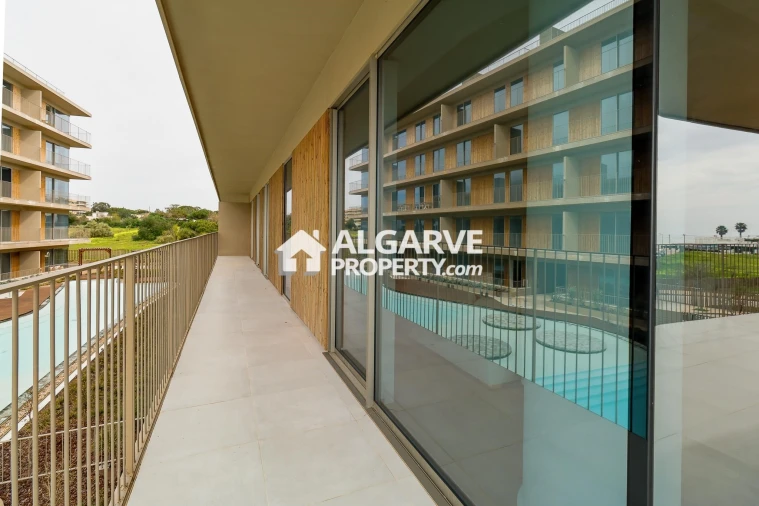 Apartamento T4 para Venda em Quarteira Foto 9