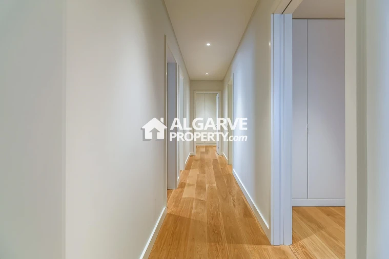 Apartamento T4 para Venda em Quarteira Foto 18