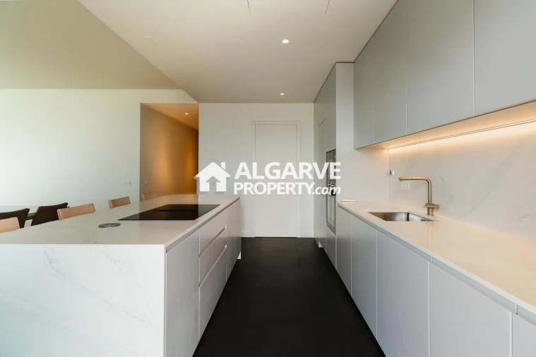 Apartamento T4 para Venda em Quarteira Foto 14