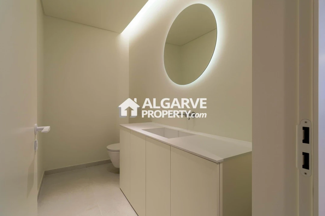 Apartamento T4 para Venda em Quarteira Foto 19