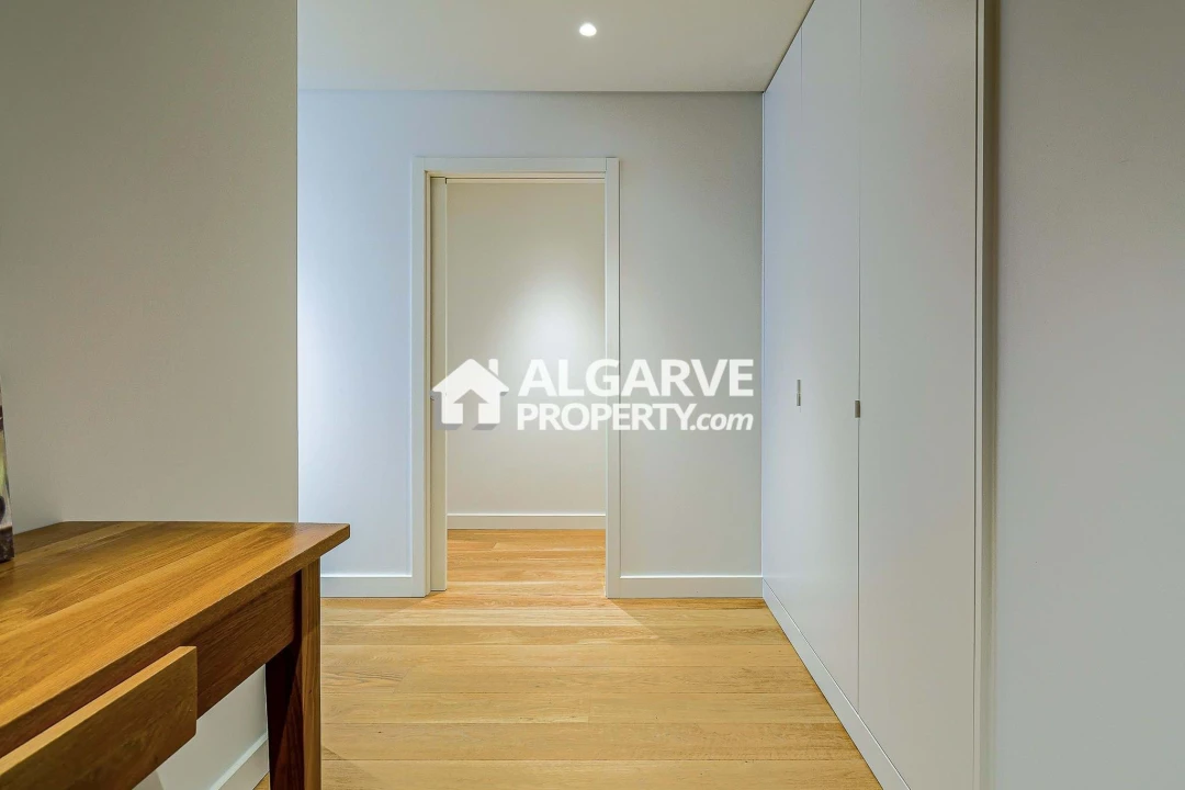 Apartamento T4 para Venda em Quarteira Foto 17