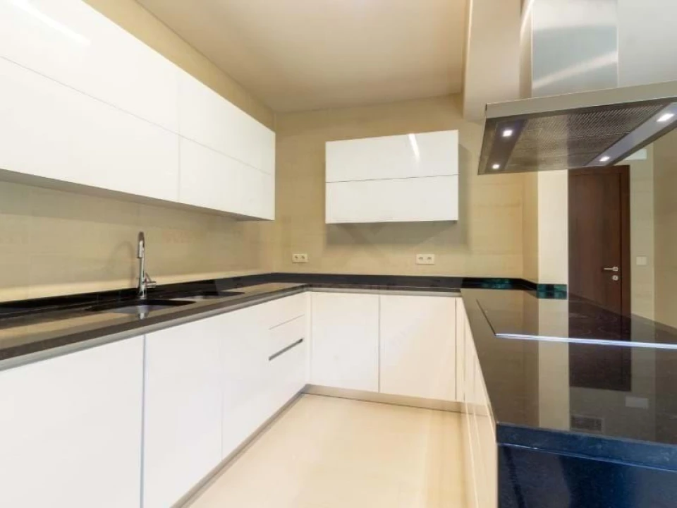 Apartamento T3 para Venda em Agualva e Mira-Sintra Foto 9