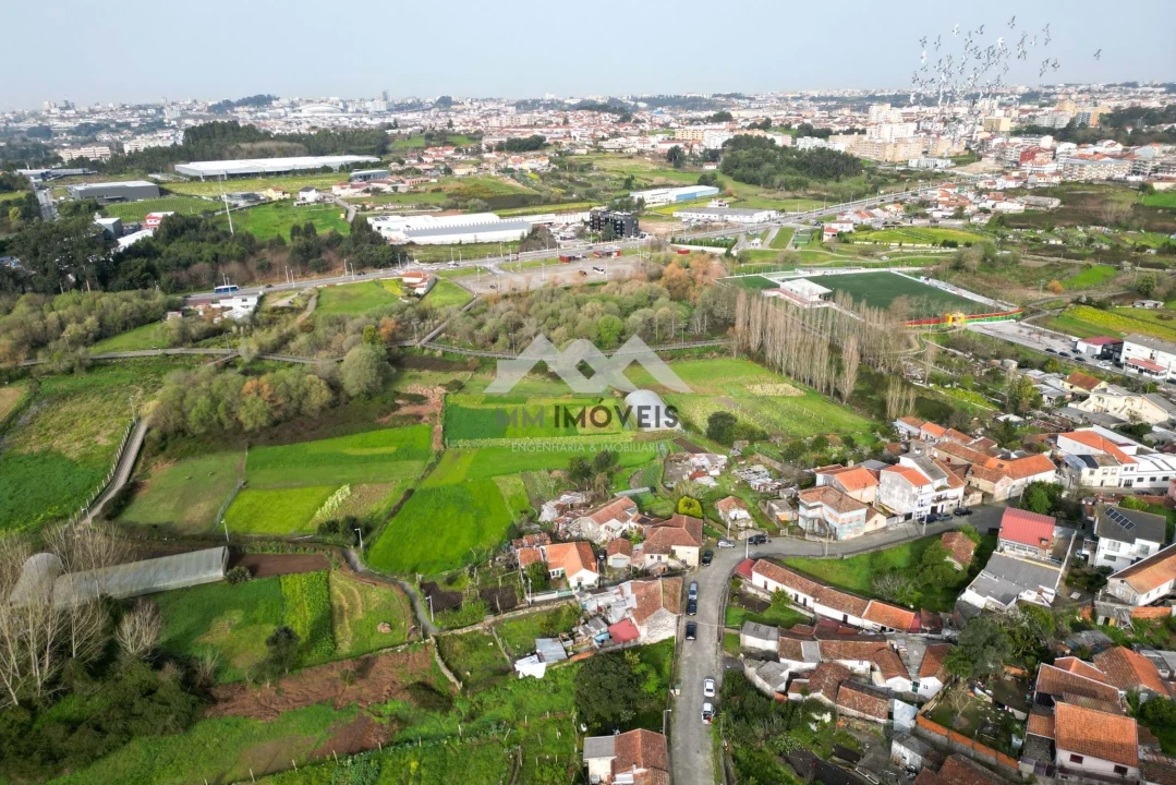 Terreno para Venda em Fânzeres e São Pedro da Cova Foto 8