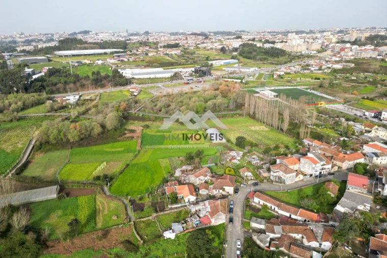 Terreno para Venda em Fânzeres e São Pedro da Cova Foto 7